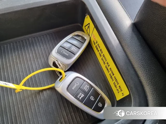 Hyundai Staria 2021 Желтый из Кореи, фото 3