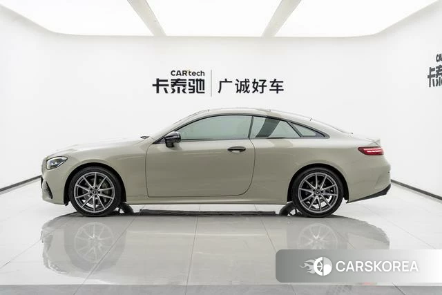 Mercedes-Benz E-class (imported) 2023 Шампань из Китая, фото 3