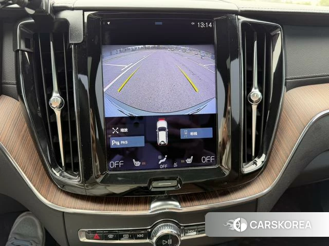 Volvo XC60 2021 Темно-серый из Китая, фото 3