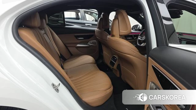 Mercedes-Benz E-Class W214 2024 Белый из Кореи, фото 3