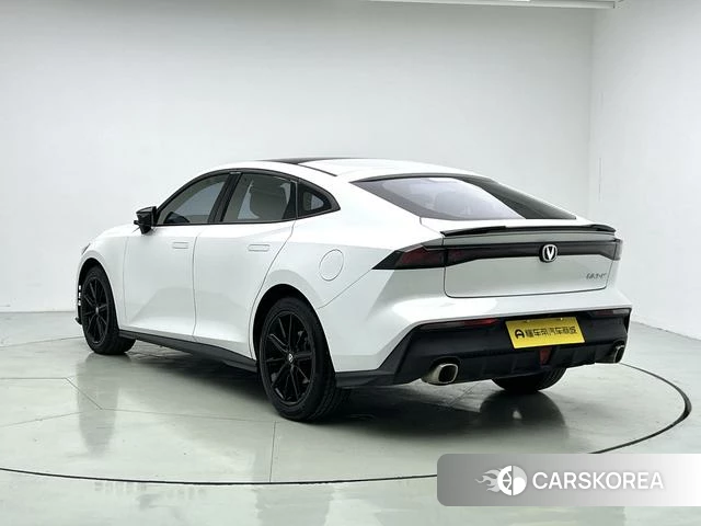 Chang'an UNI-V 2022 Белый из Китая, фото 3
