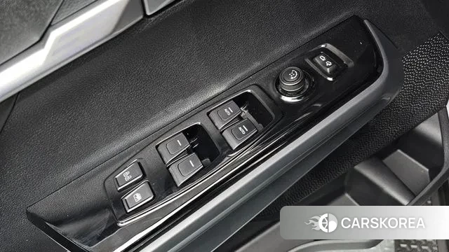 Ssangyong Torres 2022 Светло-серебряный цвет из Кореи, фото 3