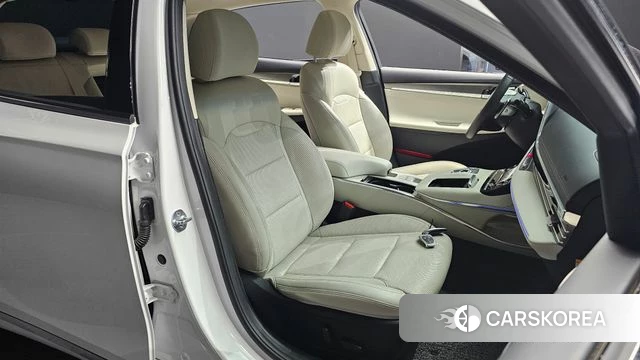 Hyundai The New Grandeur IG Hybrid 2022 Белый из Кореи, фото 3