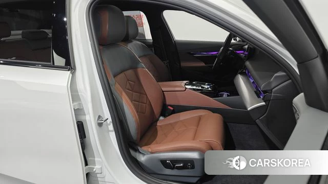 BMW 5 Series (G60) 2025 Белый из Кореи, фото 3