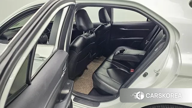 Toyota Camry (XV70) 2022 Белый из Кореи, фото 3