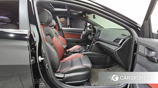Hyundai Avante AD 2018 Черный из Кореи, фото 3