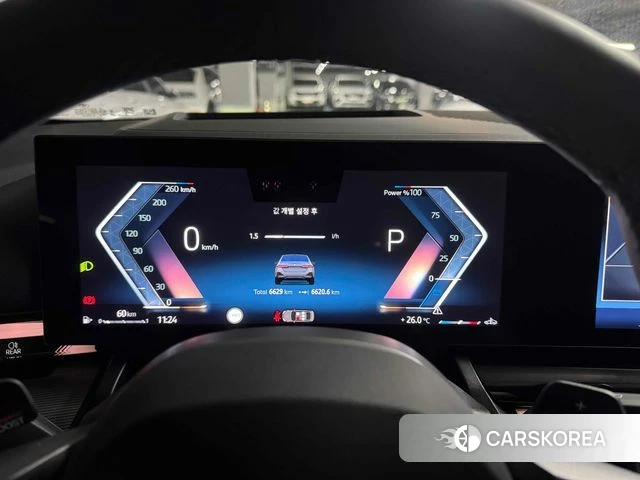 BMW 5 Series (G60) 2025 Серебристо-серый из Кореи, фото 3