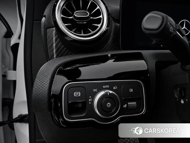 Mercedes-Benz A-Class W177 2025 Белый из Кореи, фото 3