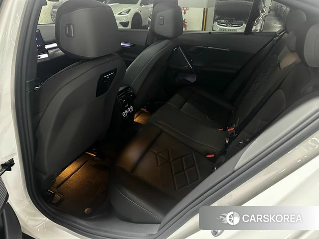 BMW 5 Series (G60) 2025 Белый из Кореи, фото 3