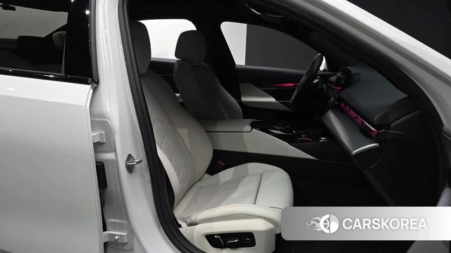 BMW 5 Series (G60) 2026 Белый из Кореи, фото 3
