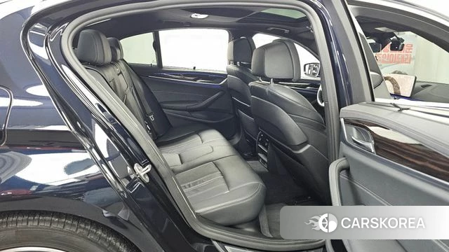 BMW 5 Series (G30) 2022 Черный из Кореи, фото 3