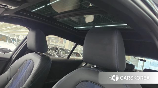 BMW 1 Series (F40) 2023 Черный из Кореи, фото 3