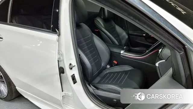 Mercedes-Benz C-Class W206 2022 Белый из Кореи, фото 3