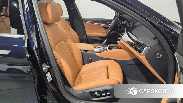 BMW 5 Series (G30) 2021 Черный из Кореи, фото 3