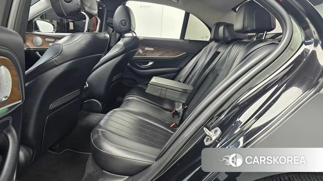 Mercedes-Benz E-Class W213 2018 Черный из Кореи, фото 3