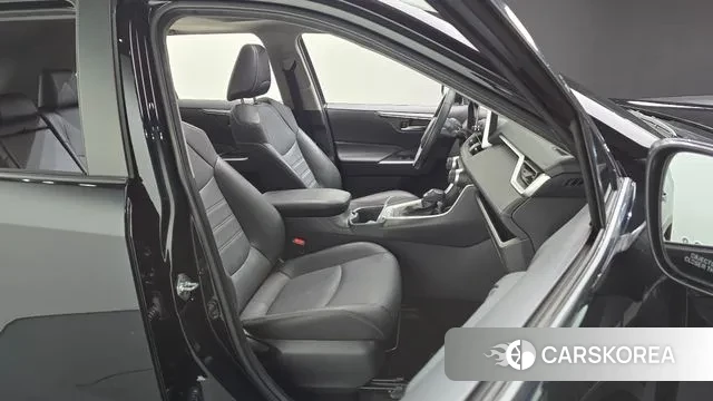 Toyota RAV4 5th Generation 2023 Черный из Кореи, фото 3