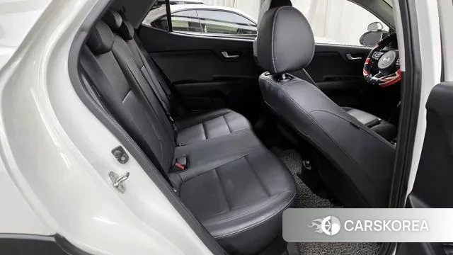 Kia Stonic 2018 Белый из Кореи, фото 3