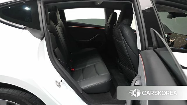 Tesla Model 3 2024 Белый из Кореи, фото 3