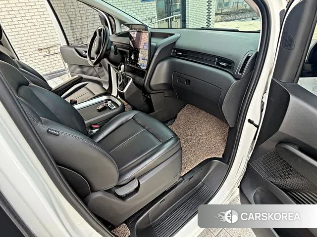 Hyundai Staria 2021 Белый из Кореи, фото 3