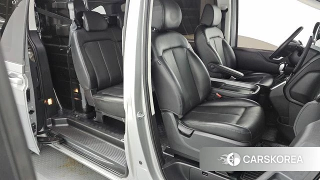 Hyundai Staria 2022 Серебряный из Кореи, фото 3