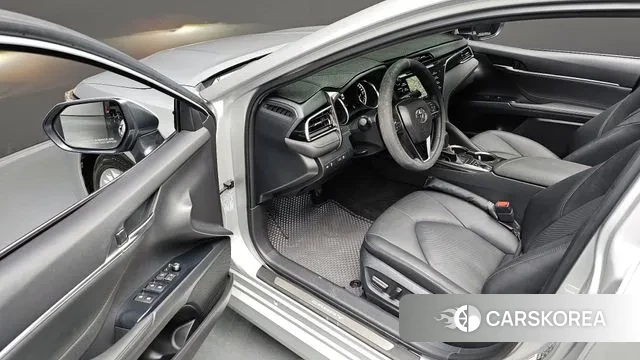 Toyota Camry (XV70) 2018 Серебряный из Кореи, фото 3