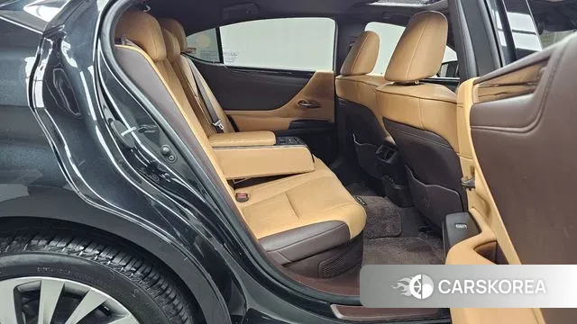 Lexus ES300h 7th generation 2020 Черный из Кореи, фото 3