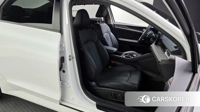 Kia K5 3rd generation 2023 Белый из Кореи, фото 3