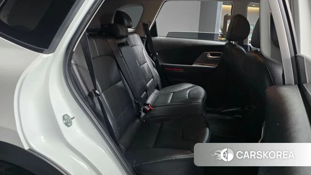 Kia Niro Plus 2023 Белый из Кореи, фото 3