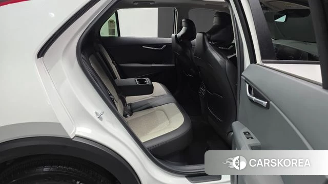 Kia Di Ol Nu Niro 2025 Белый из Кореи, фото 3