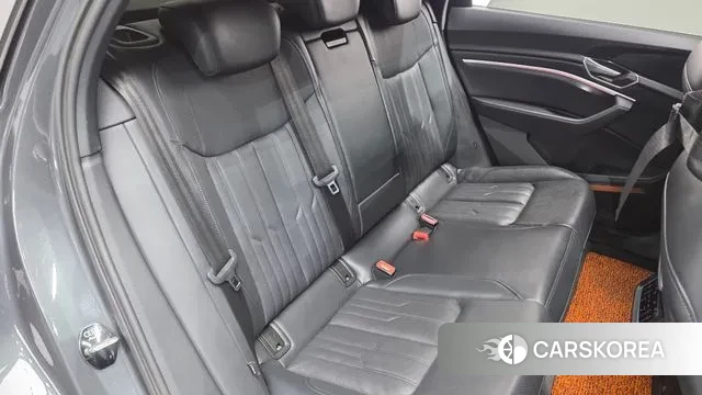 Audi e-Tron 2022 Серый из Кореи, фото 3