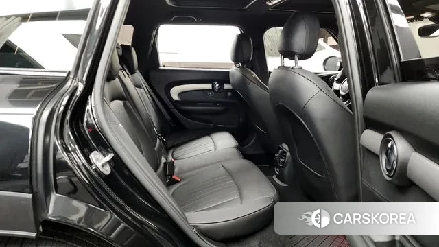 Mini Cooper S Clubman 2023 Красный из Кореи, фото 3