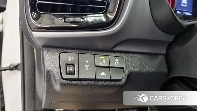 Kia Stonic 2018 Белый двухцветный из Кореи, фото 3