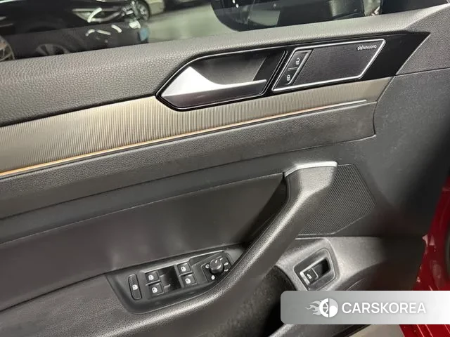 Volkswagen Arteon 2019 Красный из Кореи, фото 3