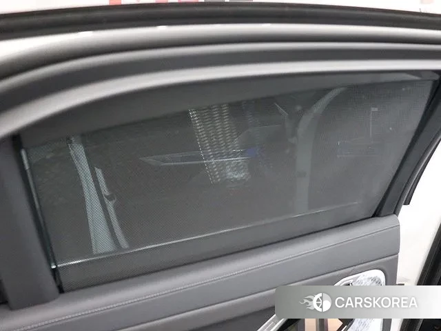 BMW 7 Series (G70) 2023 Белый двухцветный из Кореи, фото 3