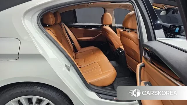 BMW 5 Series (G30) 2018 Белый из Кореи, фото 3