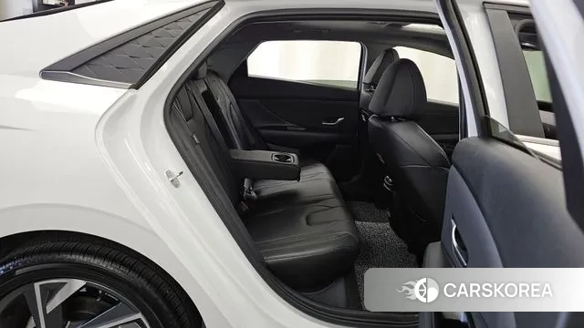 Hyundai The New Avante (CN7) 2023 Белый из Кореи, фото 3