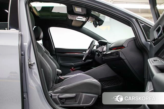 Volkswagen Golf 2022 Серебристо-серый из Китая, фото 3