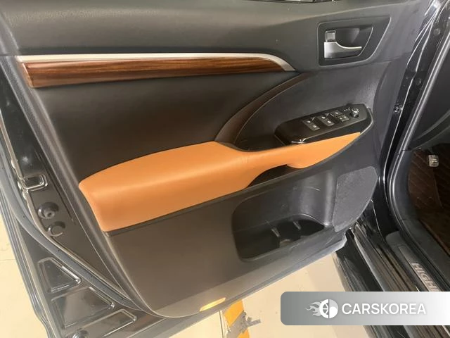 Toyota Highlander 2021 Черный из Китая, фото 3