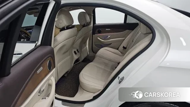 Mercedes-Benz E-Class W213 2018 Белый из Кореи, фото 3