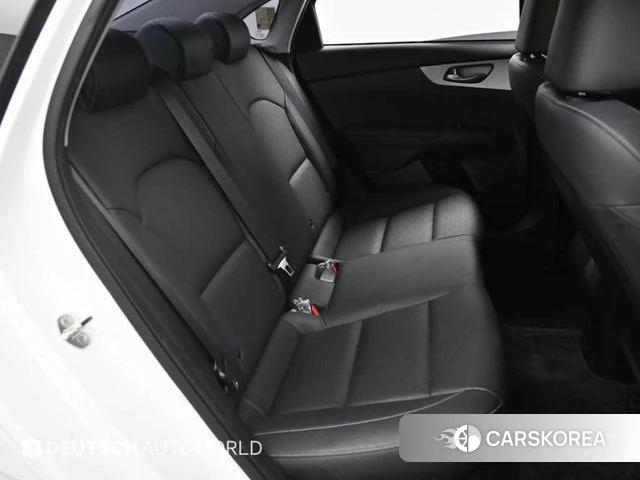 Kia The New K3 2nd generation 2021 Белый из Кореи, фото 3