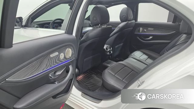 Mercedes-Benz E-Class W213 2021 Белый из Кореи, фото 3