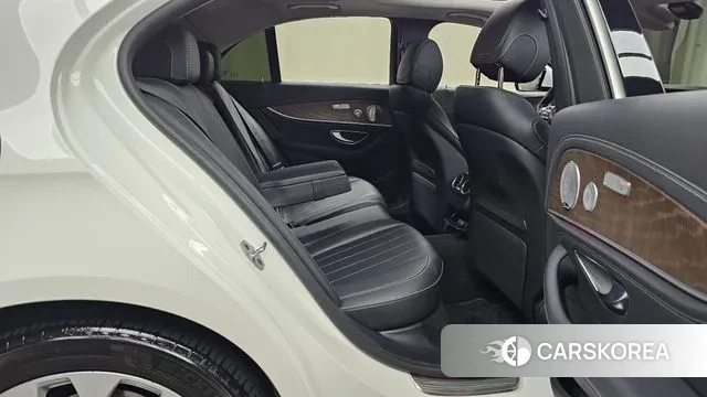 Mercedes-Benz E-Class W213 2019 Белый из Кореи, фото 3