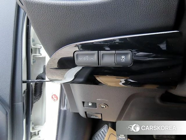Toyota Prius 4th Generation 2018 Белый из Кореи, фото 3