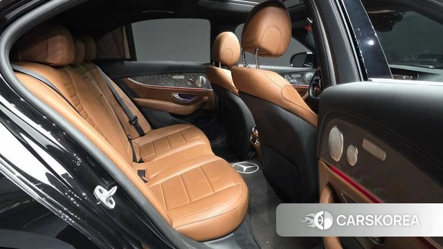 Mercedes-Benz E-Class W213 2021 Черный из Кореи, фото 3