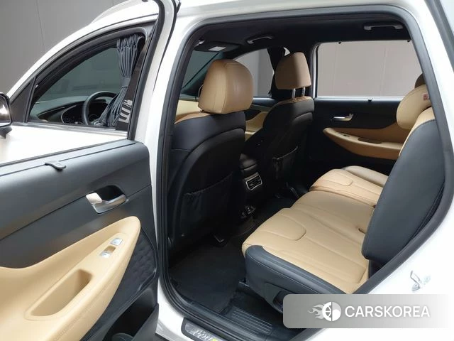 Hyundai The New Santa Fe 2023 Белый из Кореи, фото 3