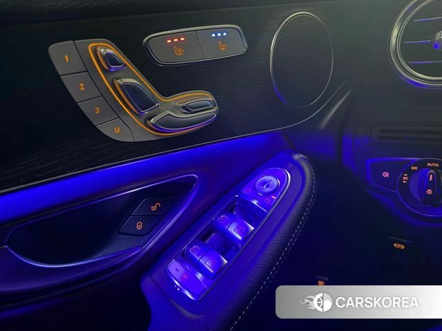 Mercedes-Benz GLC-Class X253 2022 Серебряный из Кореи, фото 3