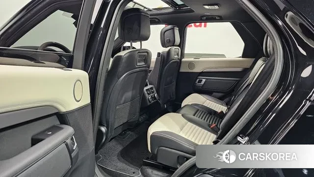 Land Rover Discovery 5 2022 Черный из Кореи, фото 3