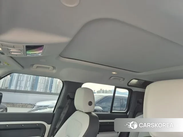 Land Rover Defender (L663) 2025 Белый из Кореи, фото 3