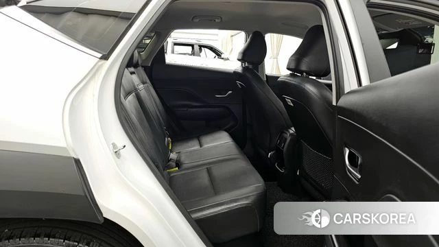 Hyundai Kona Hybrid (SX2) 2023 Белый из Кореи, фото 3