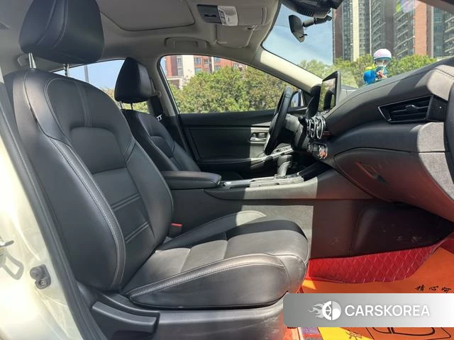 Nissan Xuan Yi 2022 Белый из Китая, фото 3